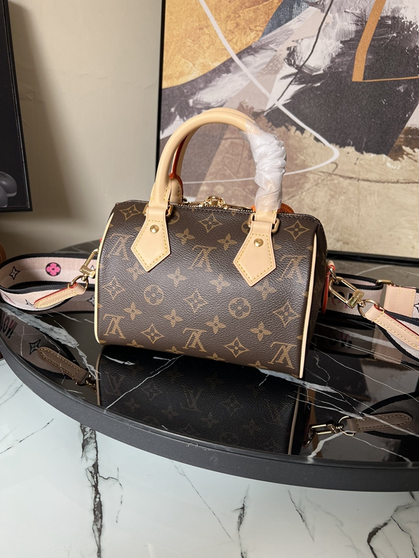 ルイヴィトンバッグ側面デザイン